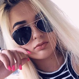 Meet your Posher, Rebecca